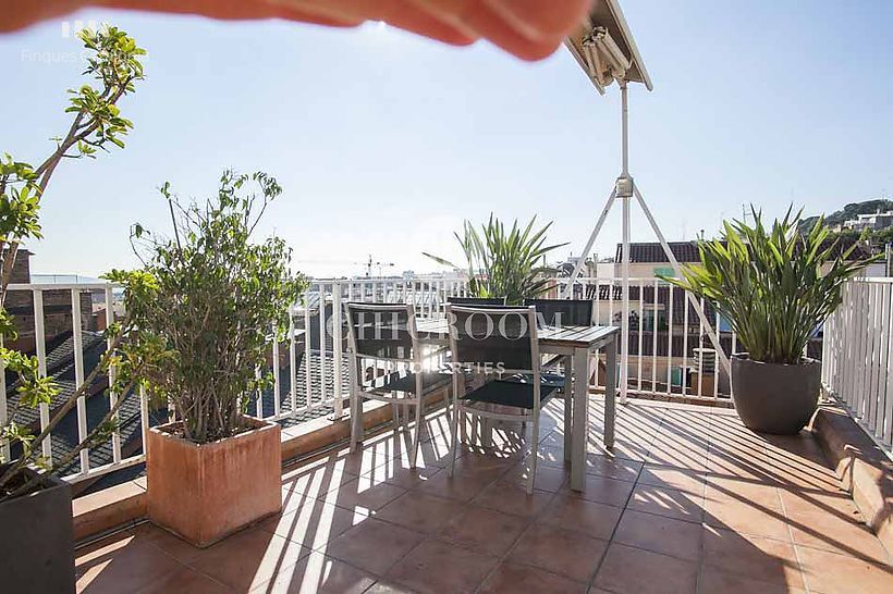 INCREÏBLE ÀTIC DE DISSENY EN LLOGUER, MOBLAT AMB 2 TERRASSES A PUTXET- BARCELONA