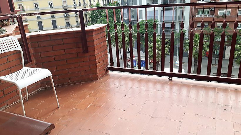 PIS UBICAT EN CARRER DE LA MARINA, EXCEL.LENT ZONA, 3 HABITCIONS, 2 BANYS, L