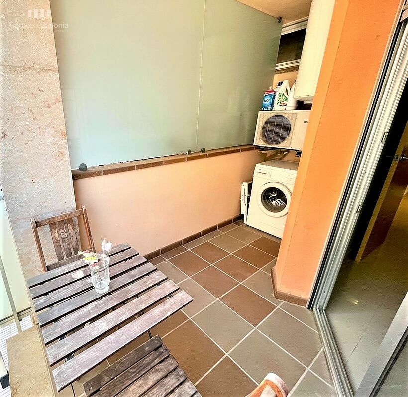 2nd line apartment with 3 bedrooms, 27 m2 terrace and closed garage in Sant Antoni de Calonge