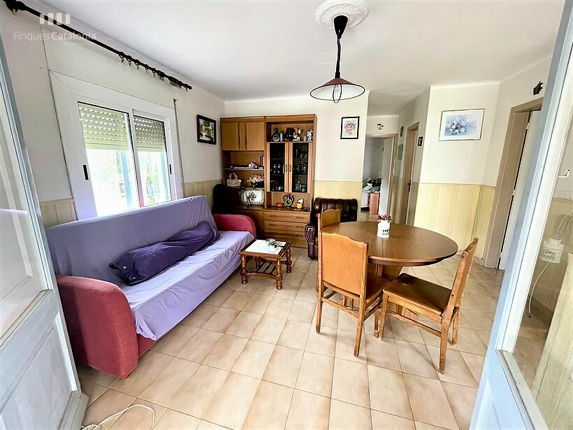 Casa amb 4 habitacions, garatge i una parcel·la de 283 m2 a Calonge.