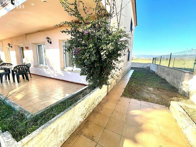 Planta baja 3 habitaciones dobles con gran terraza y jardín con barbacoa en Sant Antoni de Calonge