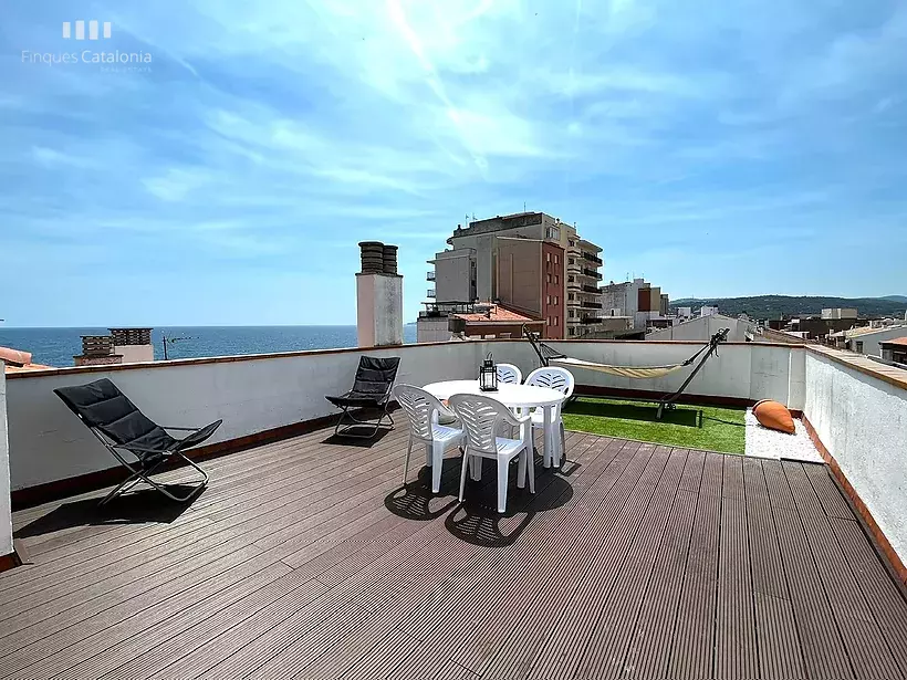 Duplex penthouse with a 40-meter terrace overlooking the sea just 30 meters from the Sant Antoni de Calonge