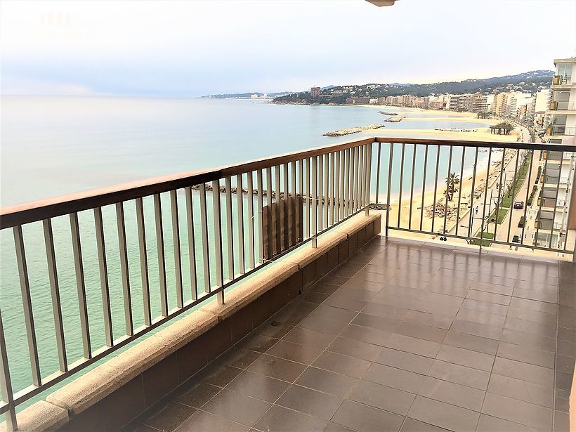 Luxury apartment in first line with two terraces and two parking spaces in Sant Antoni de Calonge