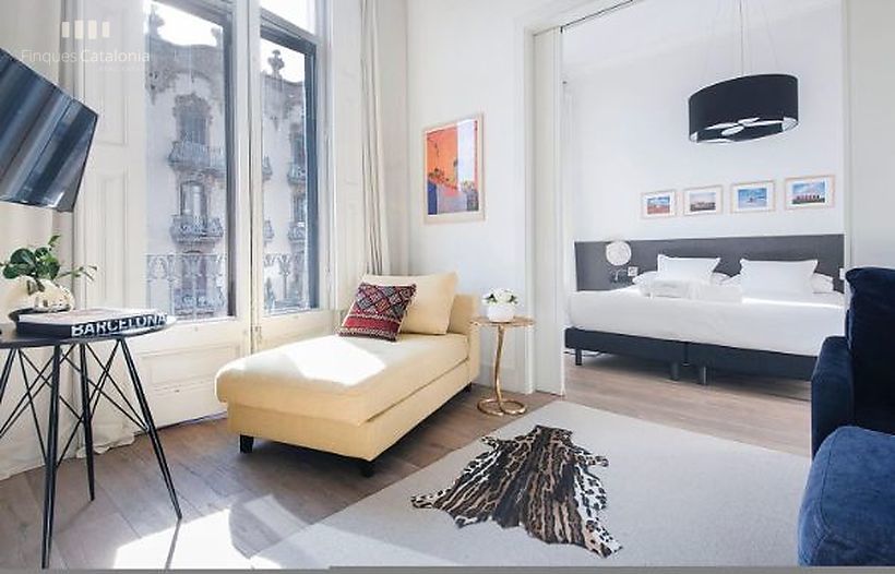 Stunning apartment  at the heart of Barcelona &amp; near the Paseo de Gracia!!