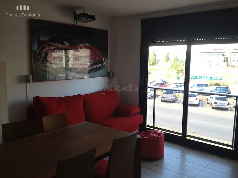 Apartament impecable semi-nou, una habitació doble independent