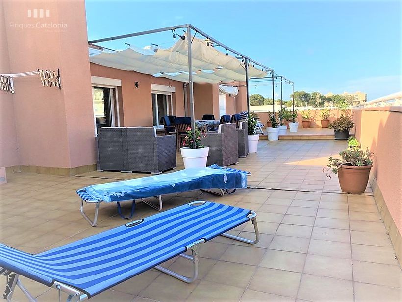 Penthouse with terrace of 100 m2 with sea view in Sant Antoni de Calonge
