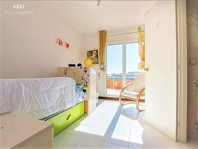 Maison de 412 m2 avec 7 chambres, garage et terrain de 1324 m2 avec vue mer