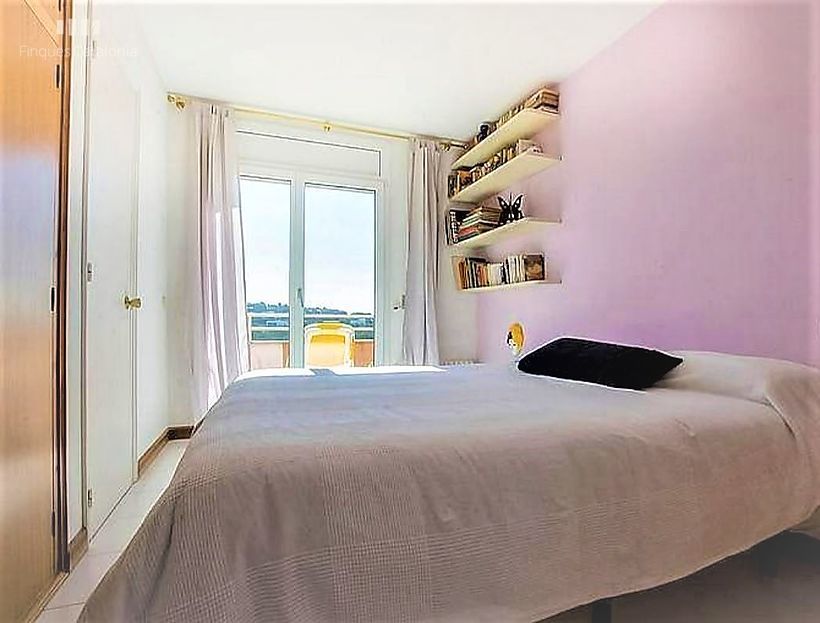 Maison de 412 m2 avec 7 chambres, garage et terrain de 1324 m2 avec vue mer