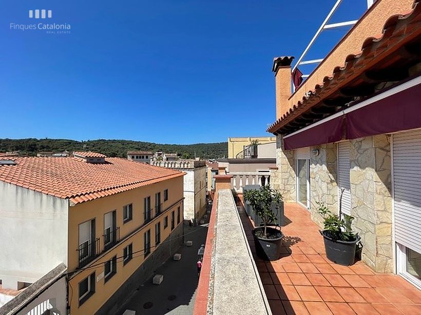 Casa de pueblo con 5 habitaciones y 2 terrazas en Sant Feliu de Guixols
