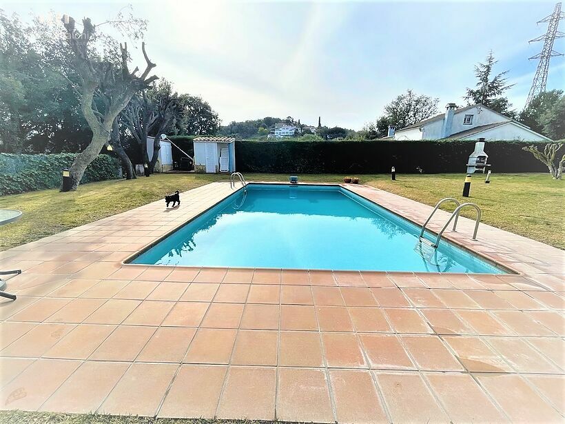 House with a plot of 1,003 m2, swimming pool, garage and 5 bedrooms in Más Pallí Calonge