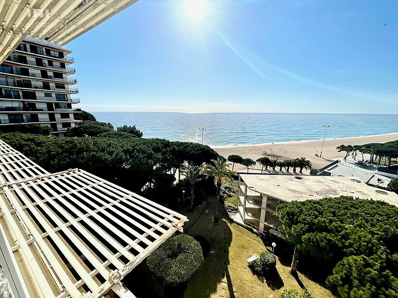 Duplex de 81 m2 construit sur la 1ère ligne de Platja d'Aro avec des vues spectaculaires sur la mer.