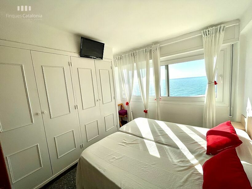 Duplex de 81 m2 construit sur la 1ère ligne de Platja d'Aro avec des vues spectaculaires sur la mer.