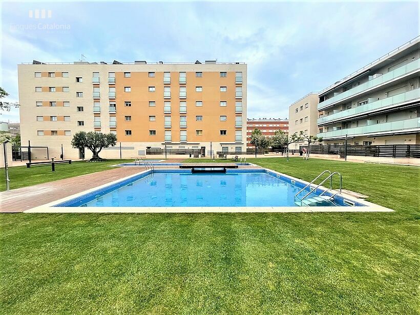 Piso de 66 m2 construidos con terraza y piscina comunitaria en Sant Antoni de Calonge