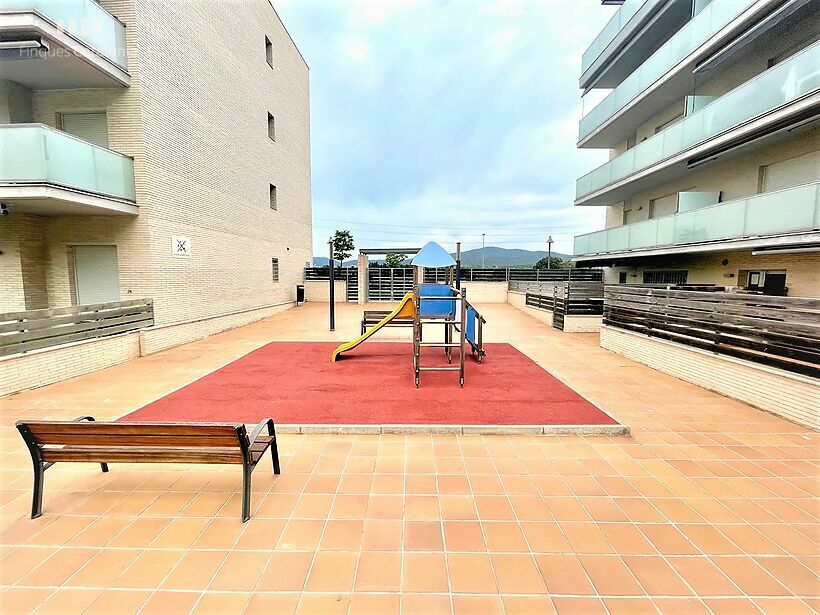 Piso de 66 m2 construidos con terraza y piscina comunitaria en Sant Antoni de Calonge
