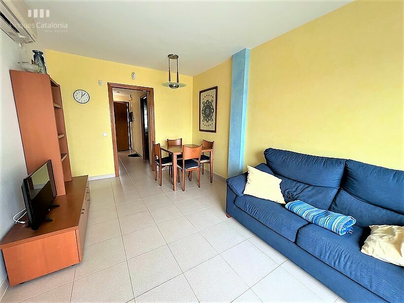 Apartament amb pàrquing i piscina comunitària