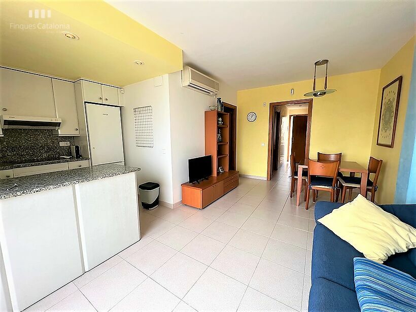 Apartament amb pàrquing i piscina comunitària