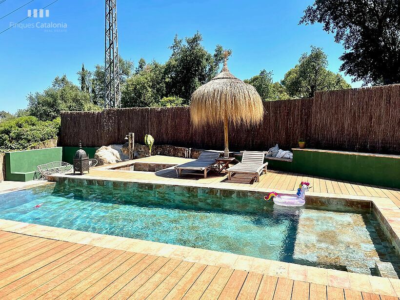 Casa reformada con vistas al mar , piscina desbordante y jacuzzi en Más Vila.