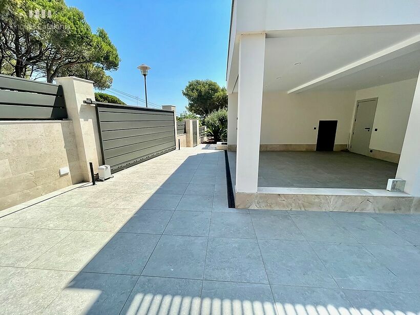 Nouvelle maison de luxe avec vue sur la mer entre Platja d'Aro et Sant Antoni de Calonge.