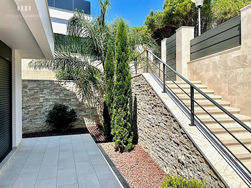 Nouvelle maison de luxe avec vue sur la mer entre Platja d'Aro et Sant Antoni de Calonge.