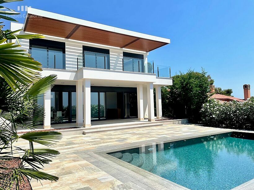 Nouvelle maison de luxe avec vue sur la mer entre Platja d'Aro et Sant Antoni de Calonge.