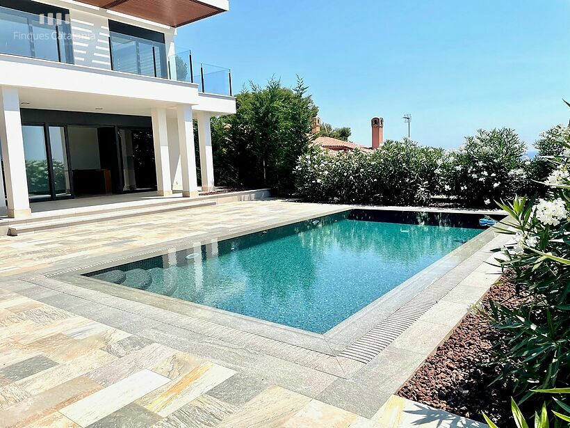 Nouvelle maison de luxe avec vue sur la mer entre Platja d'Aro et Sant Antoni de Calonge.