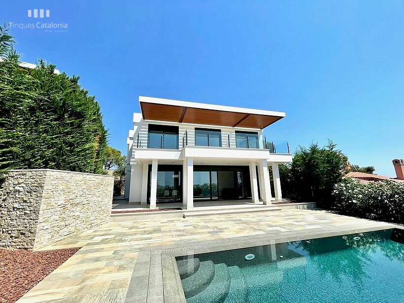 Nouvelle maison de luxe avec vue sur la mer entre Platja d'Aro et Sant Antoni de Calonge.