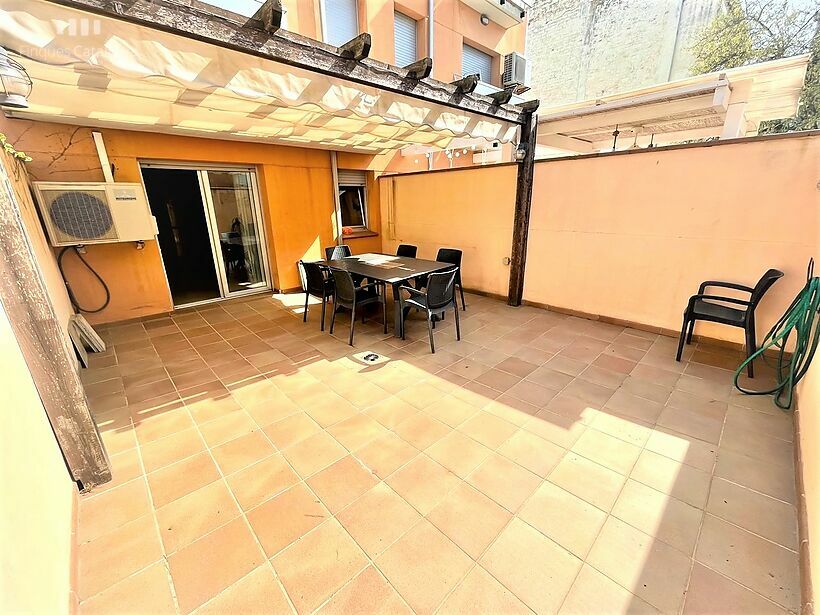 Appartement en 2ème ligne avec 3 chambres, terrasse de 27 m2 et garage fermé Sant Antoni de Calonge