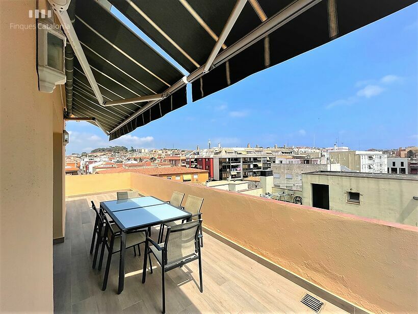 Penthouse with large terrace 4 blocks from Paseo de Palamós.