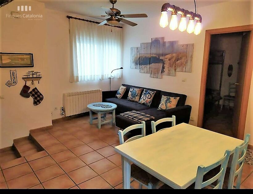 Apartment with 2 bedrooms and parking (from September to May)