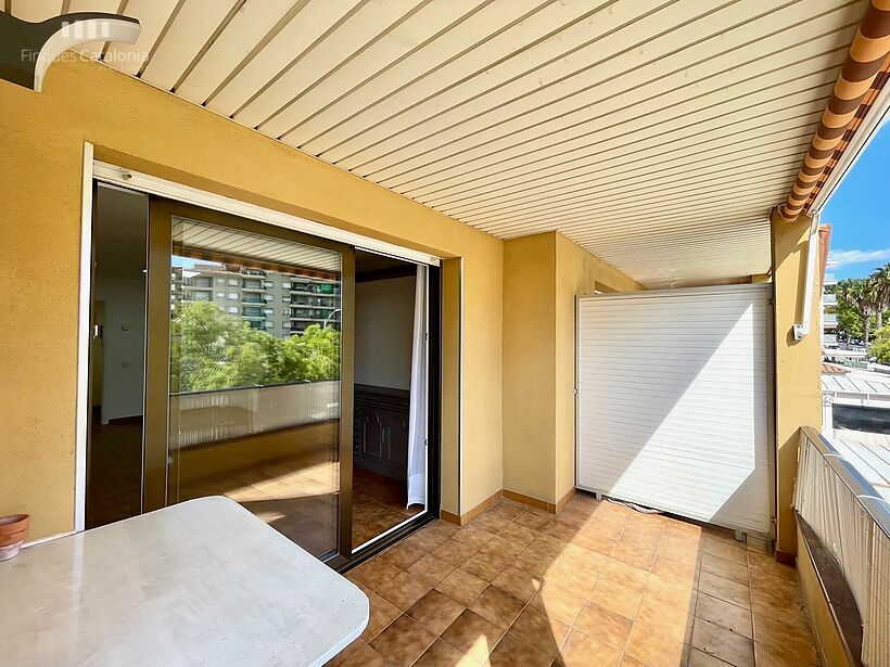 Pis amb 3 habitacions, terrassa de 13 m2 i pàrquing a Platja de Aro