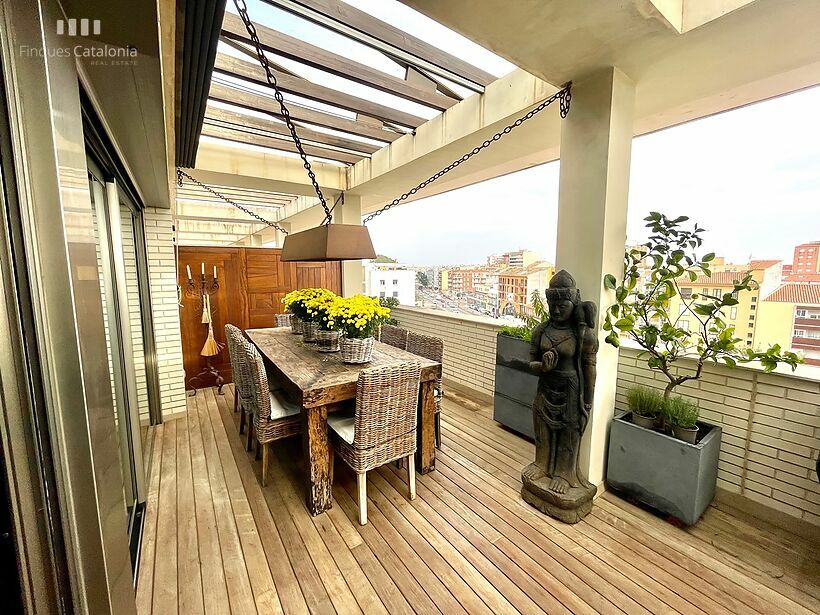 Penthouse with sea views 185 m2 with a 40 m2 terrace, pool, parking and storage room in Sant Antoni de Calonge.