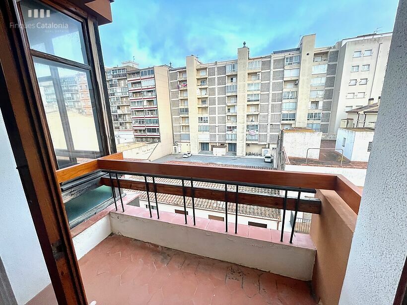 Penthouse in 2nd and 3rd line, facing two streets with 4 bedrooms and terrace in Sant Antoni de Calonge