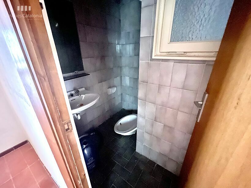 Penthouse in 2nd and 3rd line, facing two streets with 4 bedrooms and terrace in Sant Antoni de Calonge