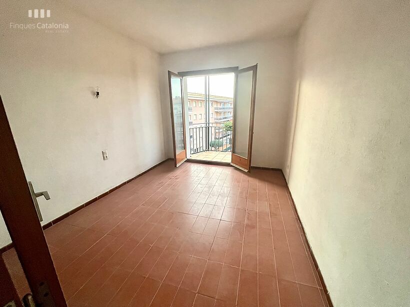 Penthouse in 2nd and 3rd line, facing two streets with 4 bedrooms and terrace in Sant Antoni de Calonge