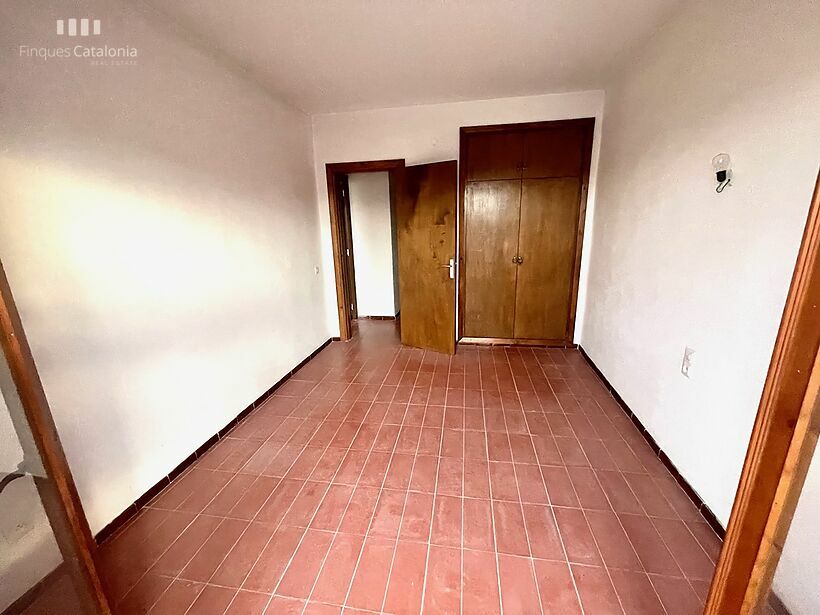 Penthouse in 2nd and 3rd line, facing two streets with 4 bedrooms and terrace in Sant Antoni de Calonge