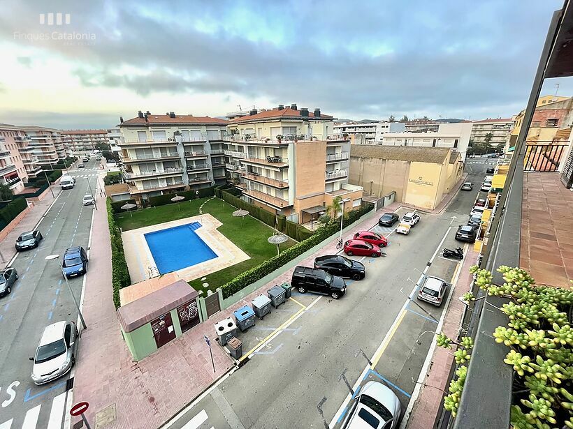 Penthouse in 2nd and 3rd line, facing two streets with 4 bedrooms and terrace in Sant Antoni de Calonge