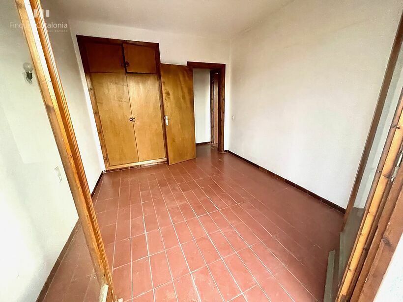 Penthouse in 2nd and 3rd line, facing two streets with 4 bedrooms and terrace in Sant Antoni de Calonge