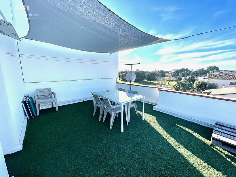 Pis de 104 m2 amb 4 habitacions , gran terrassa i pàrquing a Sant Antoni de Calonge
