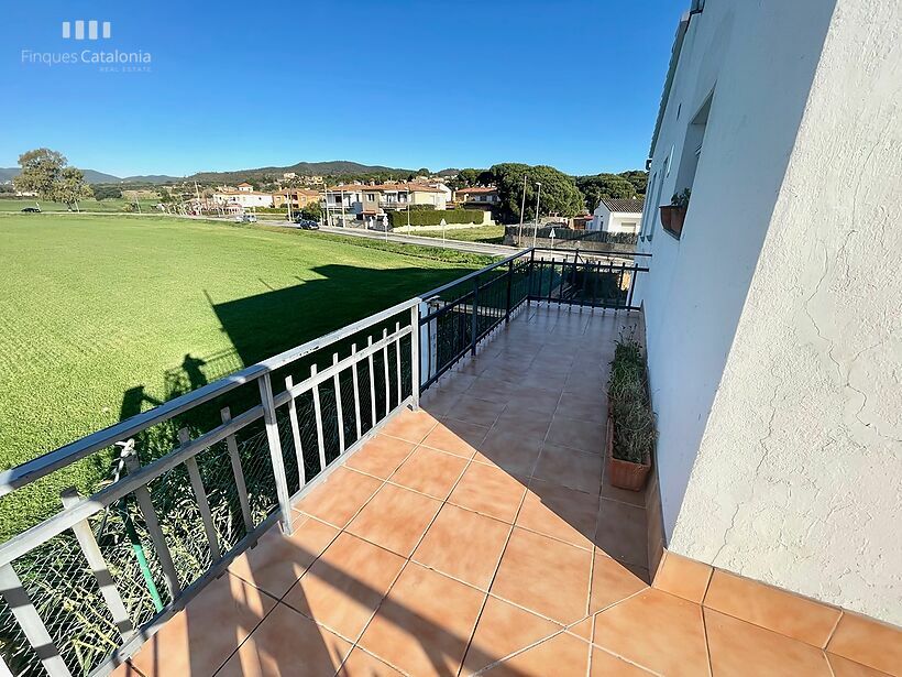 Pis de 104 m2 amb 4 habitacions , gran terrassa i pàrquing a Sant Antoni de Calonge