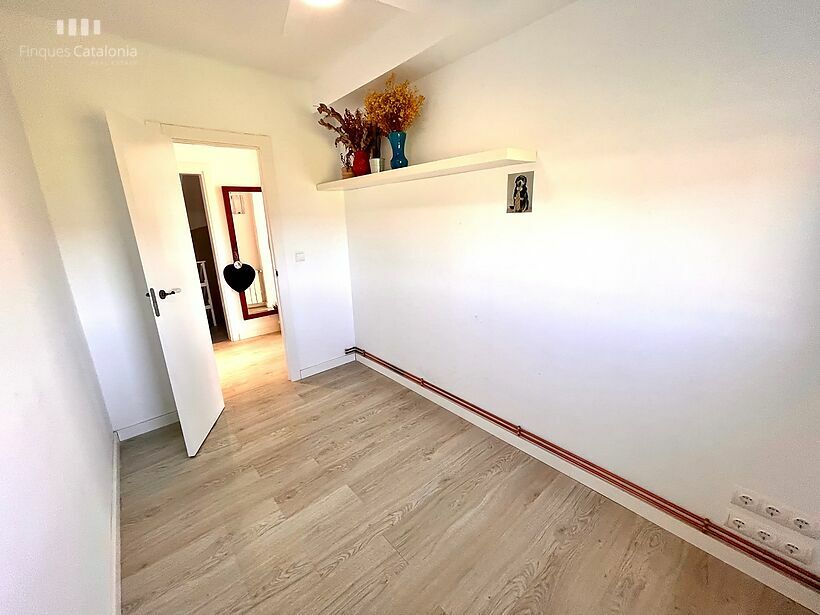 Appartement de 104 m2 avec 4 chambres, grande terrasse et parking à Sant Antoni de Calonge