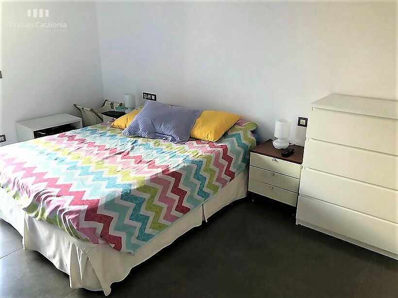 Fantastic ground floor with terrace, community pool and parking