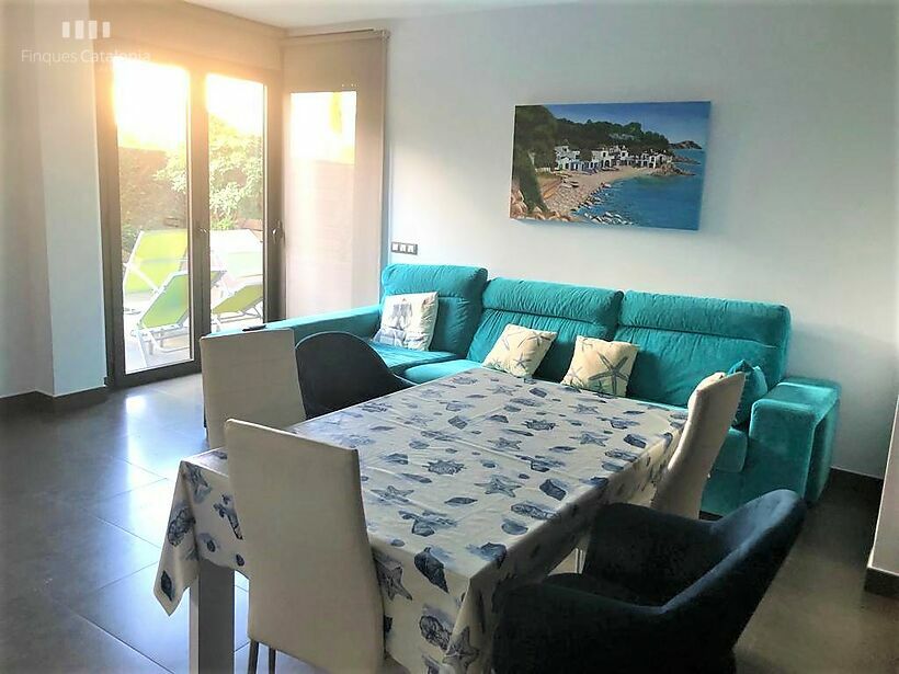 Fantastic ground floor with terrace, community pool and parking