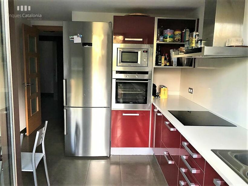 Fantastic ground floor with terrace, community pool and parking