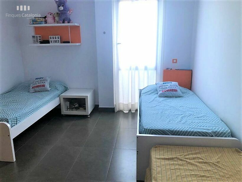 Fantastic ground floor with terrace, community pool and parking