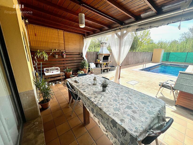 Casa de 4 habitaciones , piscina y garaje en Palamós zona MAS PARERAS
