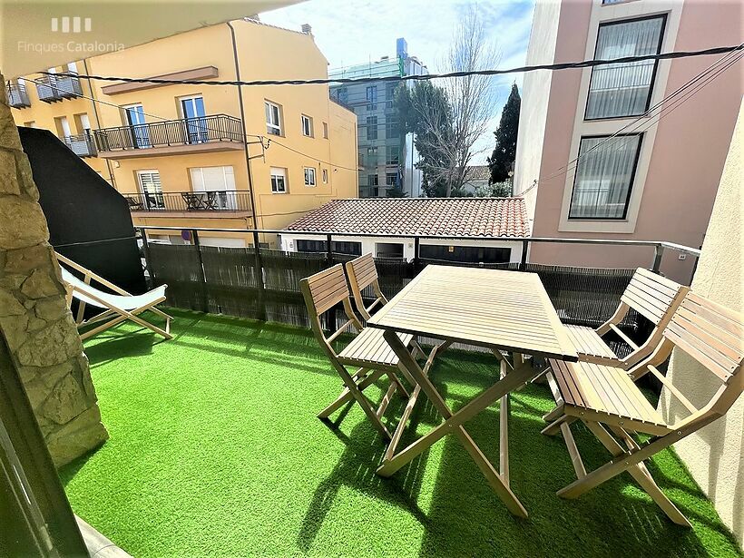 Piso reformado con 3 habitaciones y terraza grande en 2ª línea de Sant Antoni de Calonge