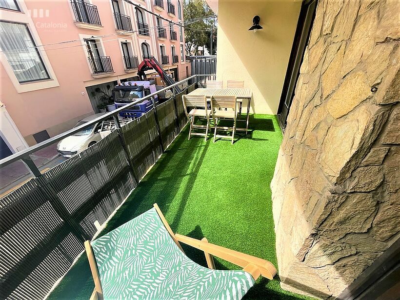 Piso reformado con 3 habitaciones y terraza grande en 2ª línea de Sant Antoni de Calonge