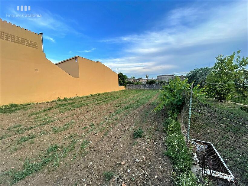 Casa en ruinas con parcela de 472 m2 tocando MAS BARCELÓ CALONGE