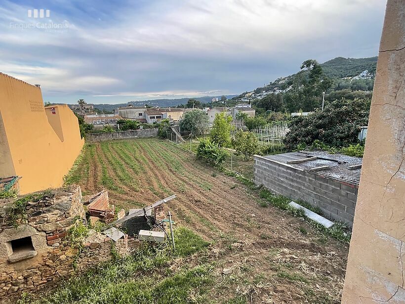 Casa en ruinas con parcela de 472 m2 tocando MAS BARCELÓ CALONGE