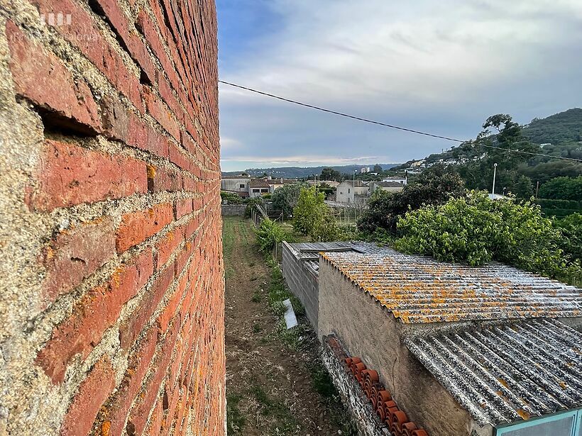 Casa en ruinas con parcela de 472 m2 tocando MAS BARCELÓ CALONGE